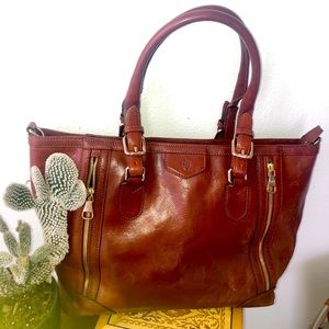 Leather shoulder bag